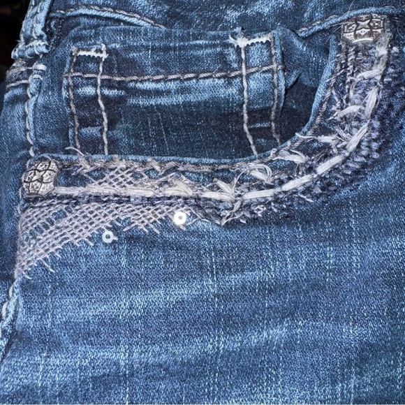 Silvers Women’s 28 Blue Suki Fluid Boot Cut Faded Lowrise Denim - Picture 4 of 9